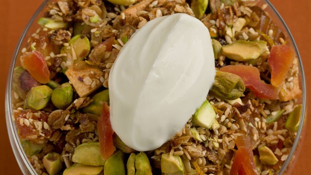 PISTACHIO ORANGE GRANOLA 